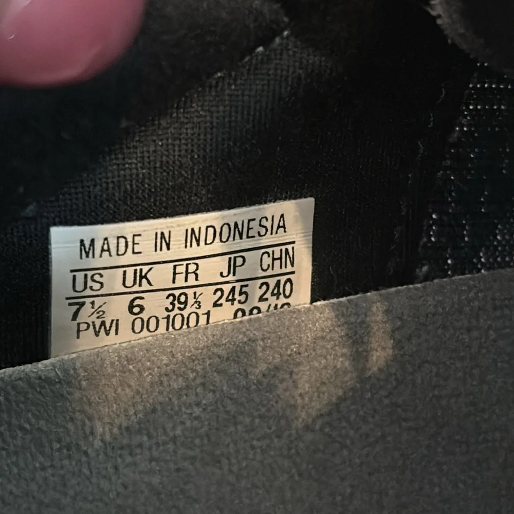 Adidas Boost women’s US Size 7.5